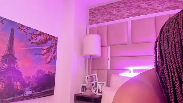 Chatroom XXX en direct de ShaniaBrownn