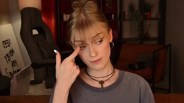 KiraMontoya's Live XXX Chat