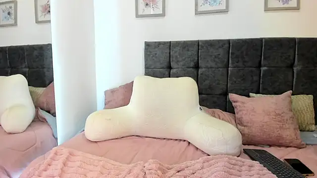Emy_vega webcam show