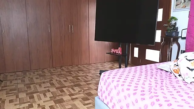 tatiana_big_ass_boobs Adlı Modelin Canlı XXX Sohbeti