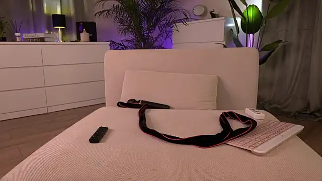Tinydoll_XO Webcam show
