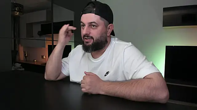 DravenPeak's Live XXX Chat