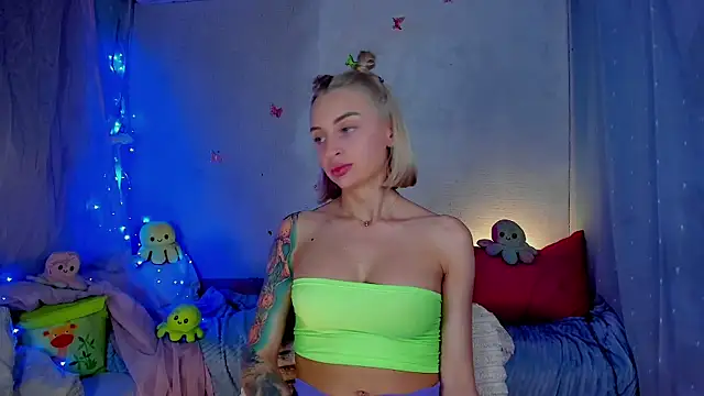 YourLizzyDoll Adlı Modelin Canlı XXX Sohbeti