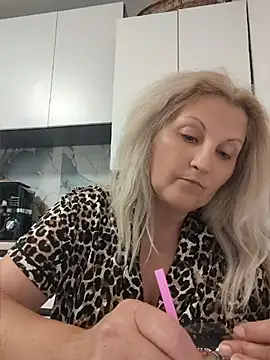 Divineblond Live XXX-chat