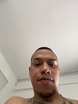 AlphaMasterXxx 在線直播表演