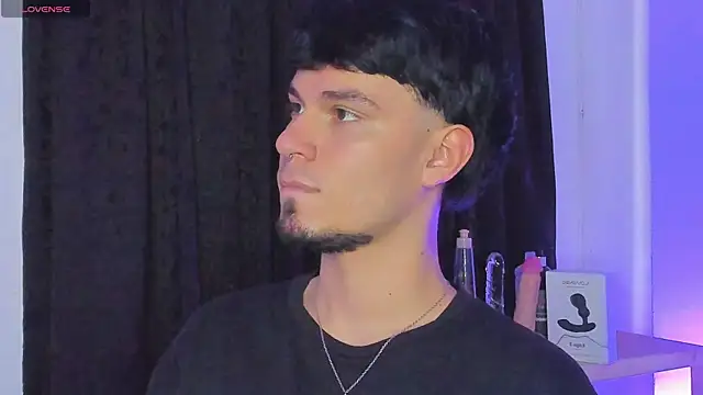 manu__05 在線直播表演