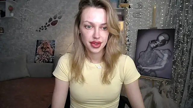 XXX chat uživo modela NickyAdamidi