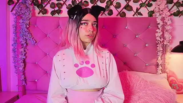 Kira-Yuzu Adlı Modelin Canlı XXX Sohbeti