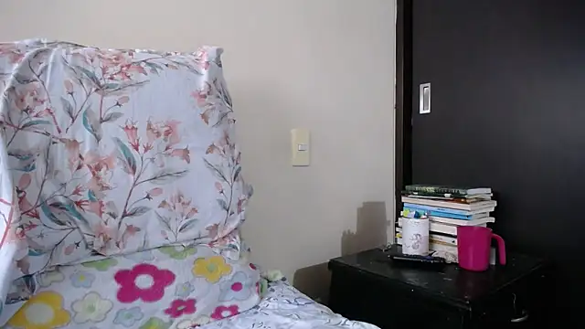 Chat +18 de KAROLCANDY ao vivo