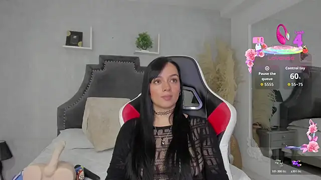 EmiliaRose_'s Live XXX Chat
