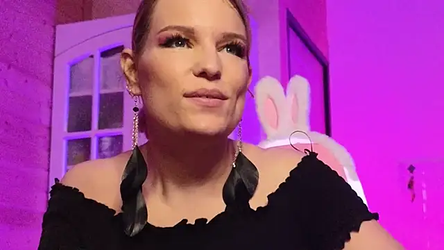 Chat +18 de Lady_Shine ao vivo