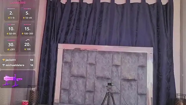 LeoMonnroe Pertunjukan Webcam