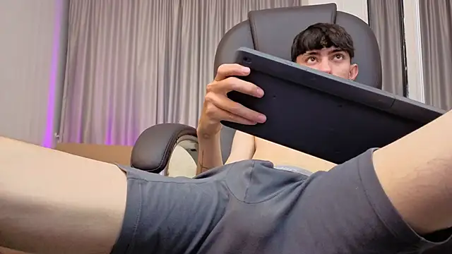 Caled_Saenz's Webcam Show