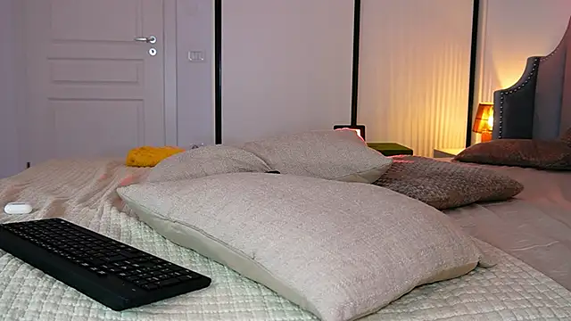 WowMila Chat XXX live