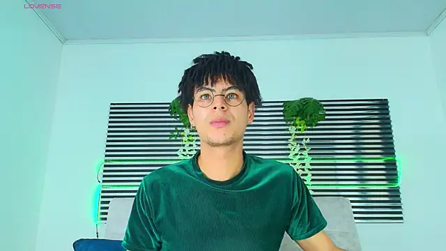 ThiiagoSaeenz Pertunjukan Webcam