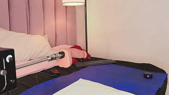 HallyBans' Live XXX Chat