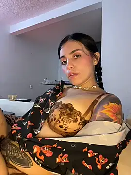 i_am_nina_'s Live XXX Chat