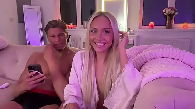XXX chat uživo modela Naughtyblondex