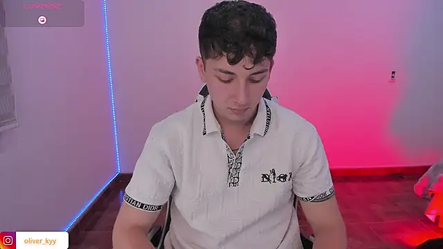 XXX chat uživo modela OLIVER_K