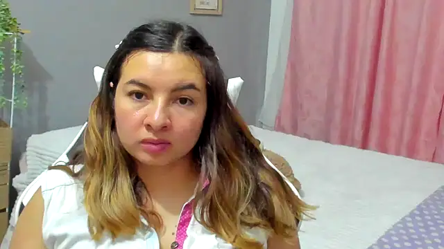 Živý XXX chat __Emma__11__Lecat_