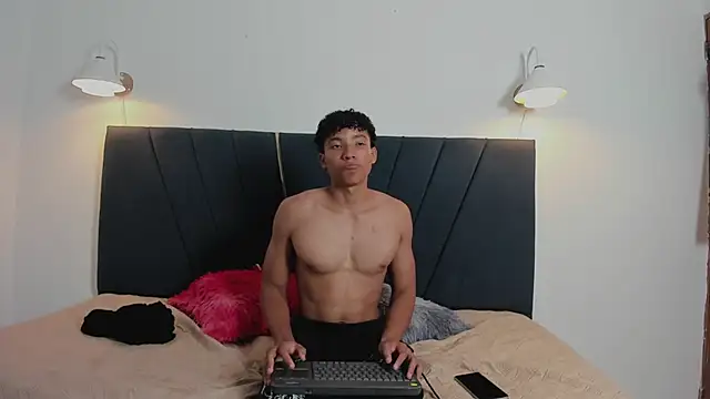 Show de michael_cum23 na webcam