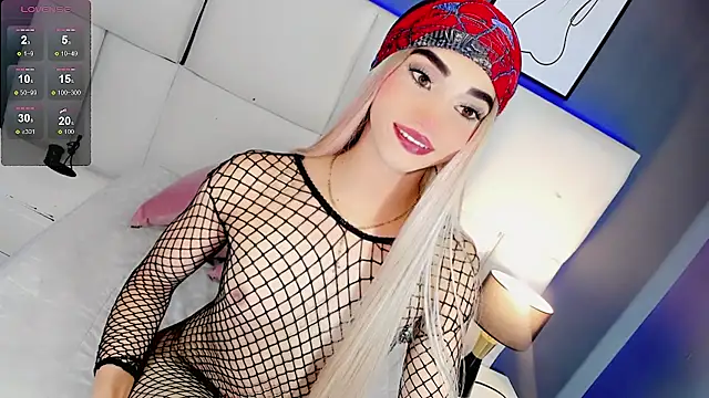 Nauthy_girl's Webcam Show