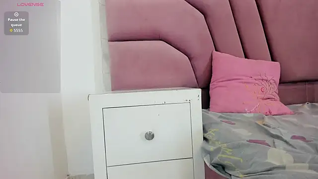 miajhonsonx's Live XXX Chat