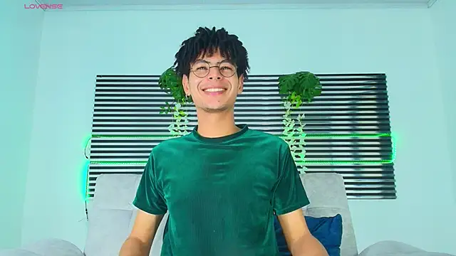 ThiiagoSaeenz Adlı Modelin Web Kamerası Şovu