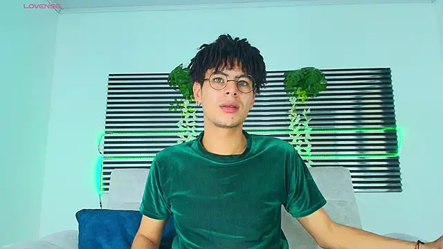ThiiagoSaeenz Live XXX-Chat