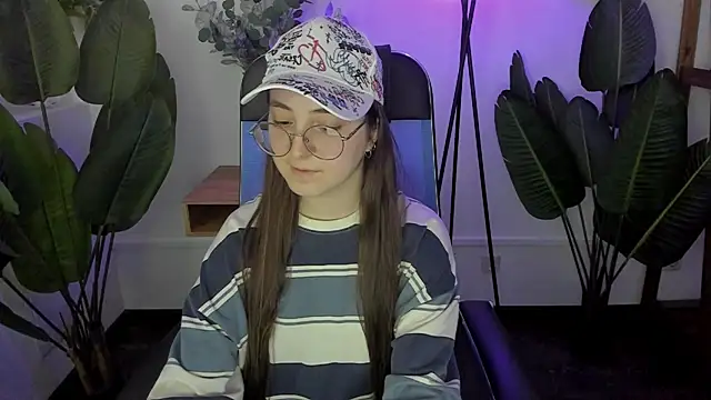 VirtuallVoyantn Live XXX chat