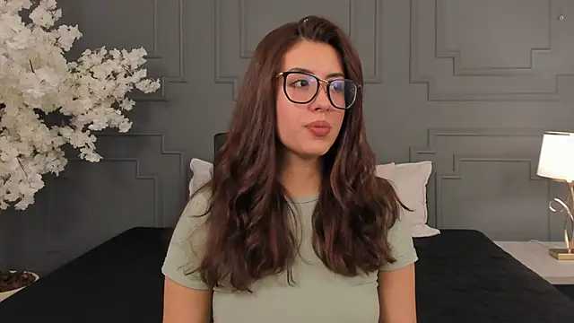 Chat +18 de EmaSaenz ao vivo