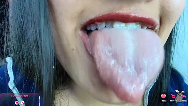 Hinata_21_'s Live XXX Chat