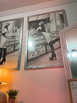 Mau_White Adlı Modelin Canlı XXX Sohbeti