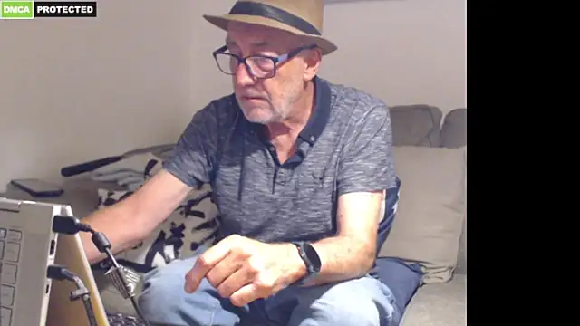 XXX chat uživo modela bluedae1