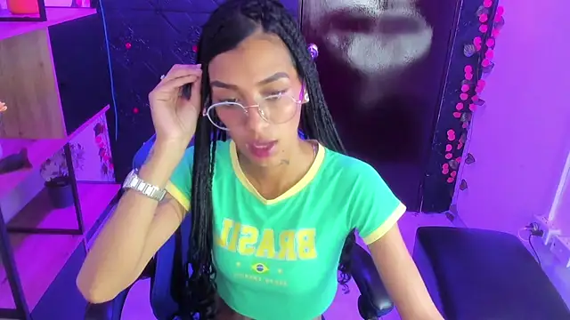 Chat +18 de KarlaSlutSkinny__ ao vivo
