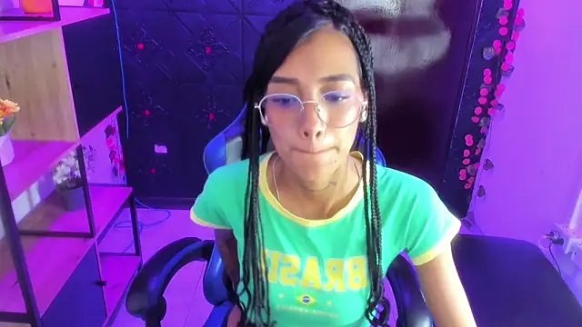 KarlaSlutSkinny__ Chat XXX live