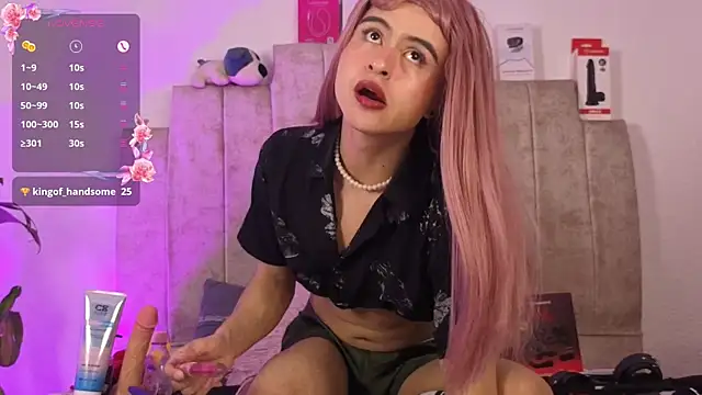 Emily_hall19のウェブカメラショー