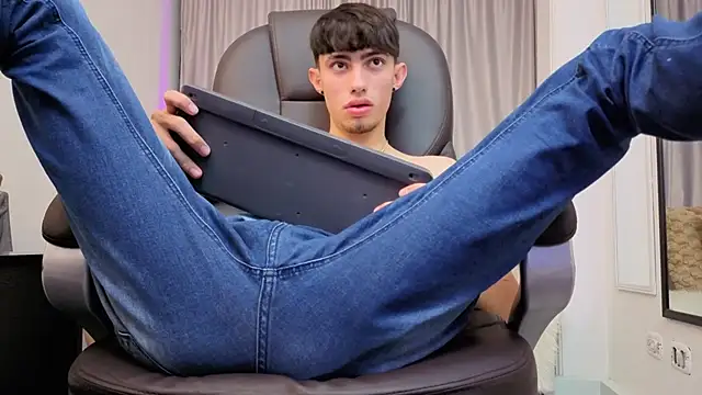 Caled_Saenz's Webcam Show