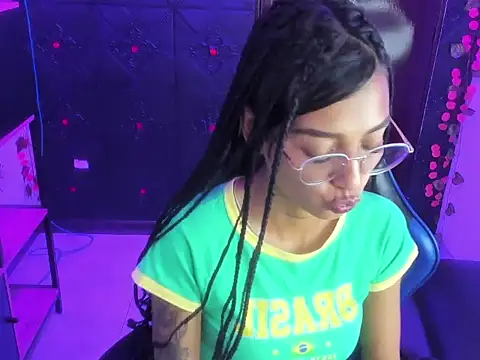 KarlaSlutSkinny__ Chat XXX in diretta