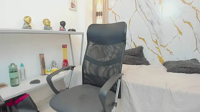 Zayn_Fox32's Webcam Show