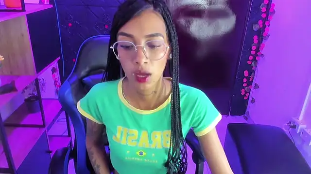 KarlaSlutSkinny__ Chat XXX live