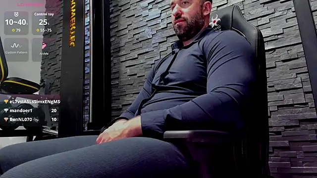 Czat XXX na żywo – David_Big_Daddy