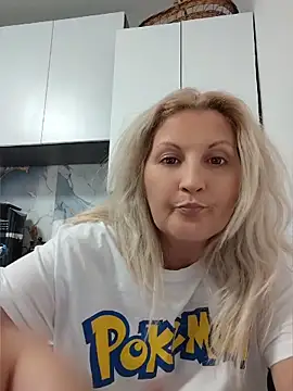 XXX chat uživo modela Divineblond
