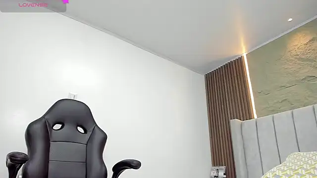 MAYROBERTSS Chat XXX in diretta