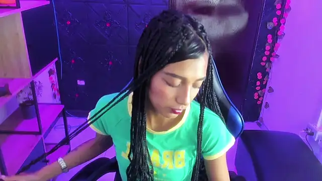 KarlaSlutSkinny__ Adlı Modelin Canlı XXX Sohbeti