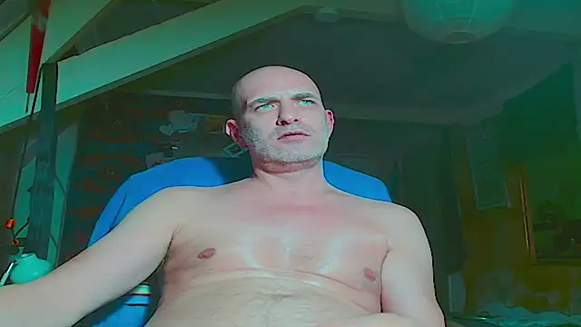 maxhard77 Show in webcam