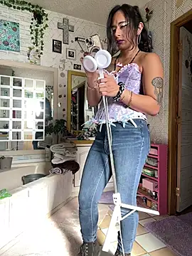 دردشة TranSexualJade95 الجنسية المباشرة