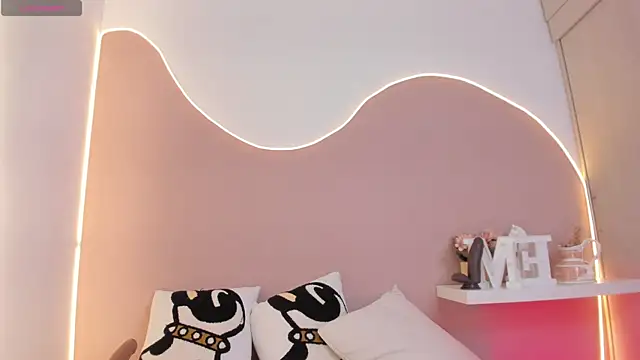XXX chat uživo modela EllieMitchell