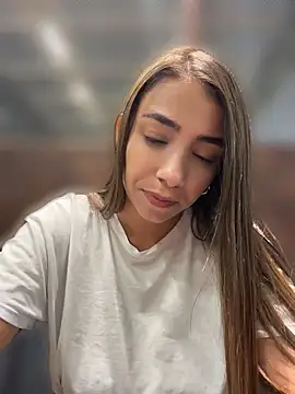Hall_16 – Naživo XXX chat