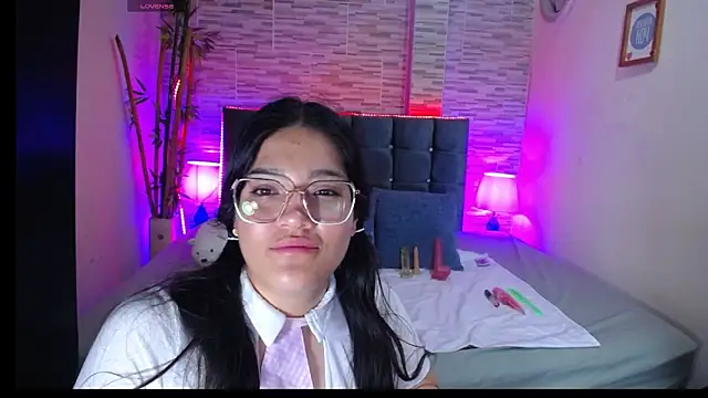 Czat XXX na żywo – Valeri_hot22